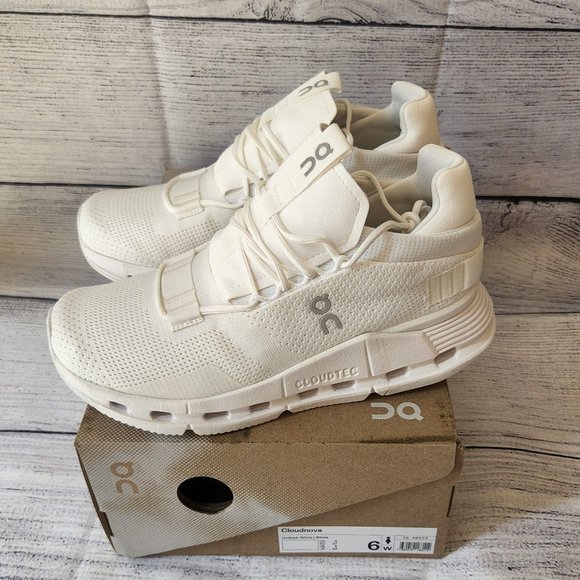 On Running Shoes - NIB Women's On Cloudnova Sneakers